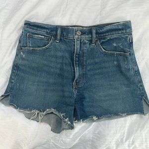 Mom cut denim short